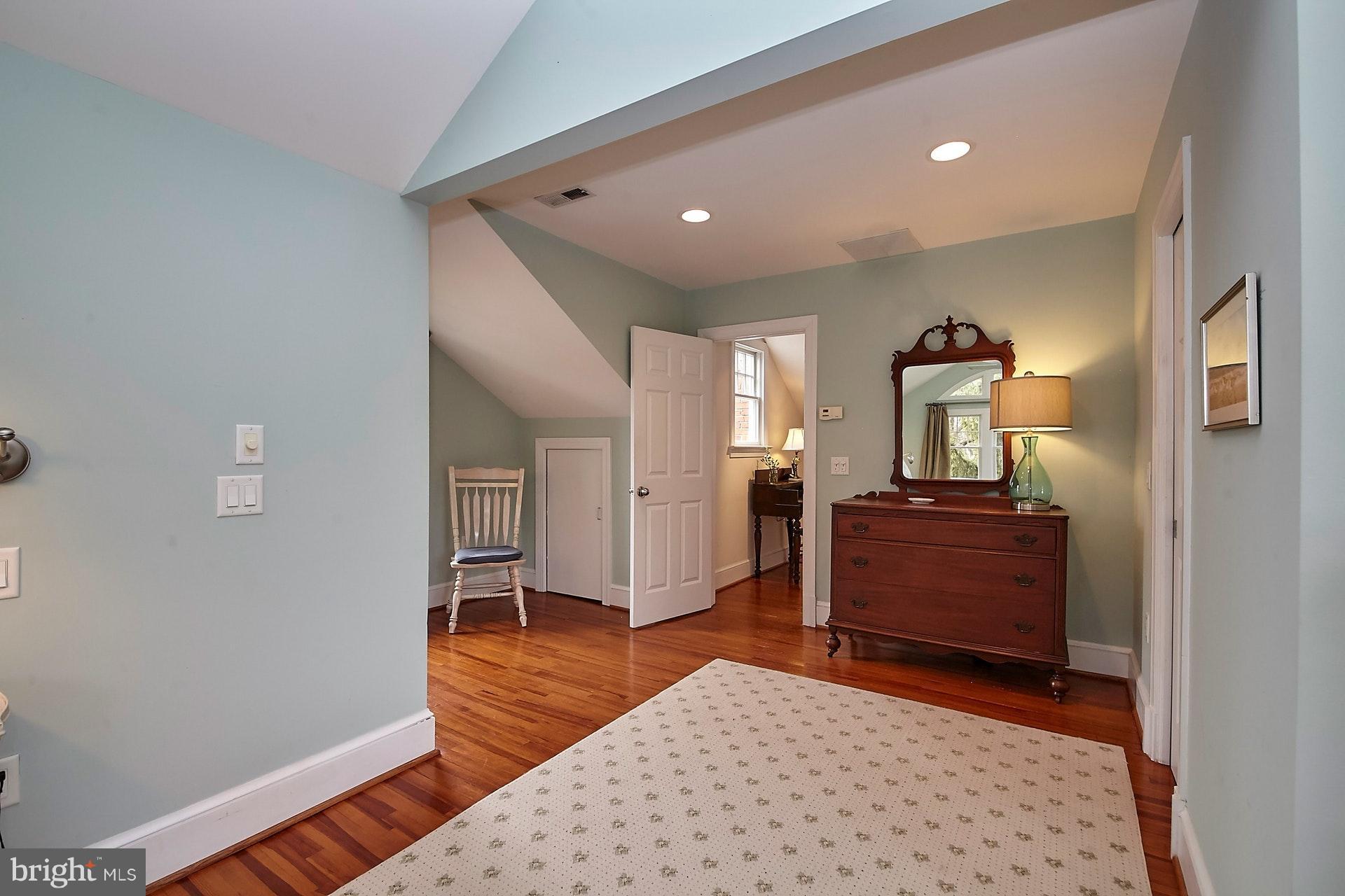 1535 North Glebe Road Arlington, VA 22207 - Photo 20 of 30 Sitting Room in Master Bedroom.