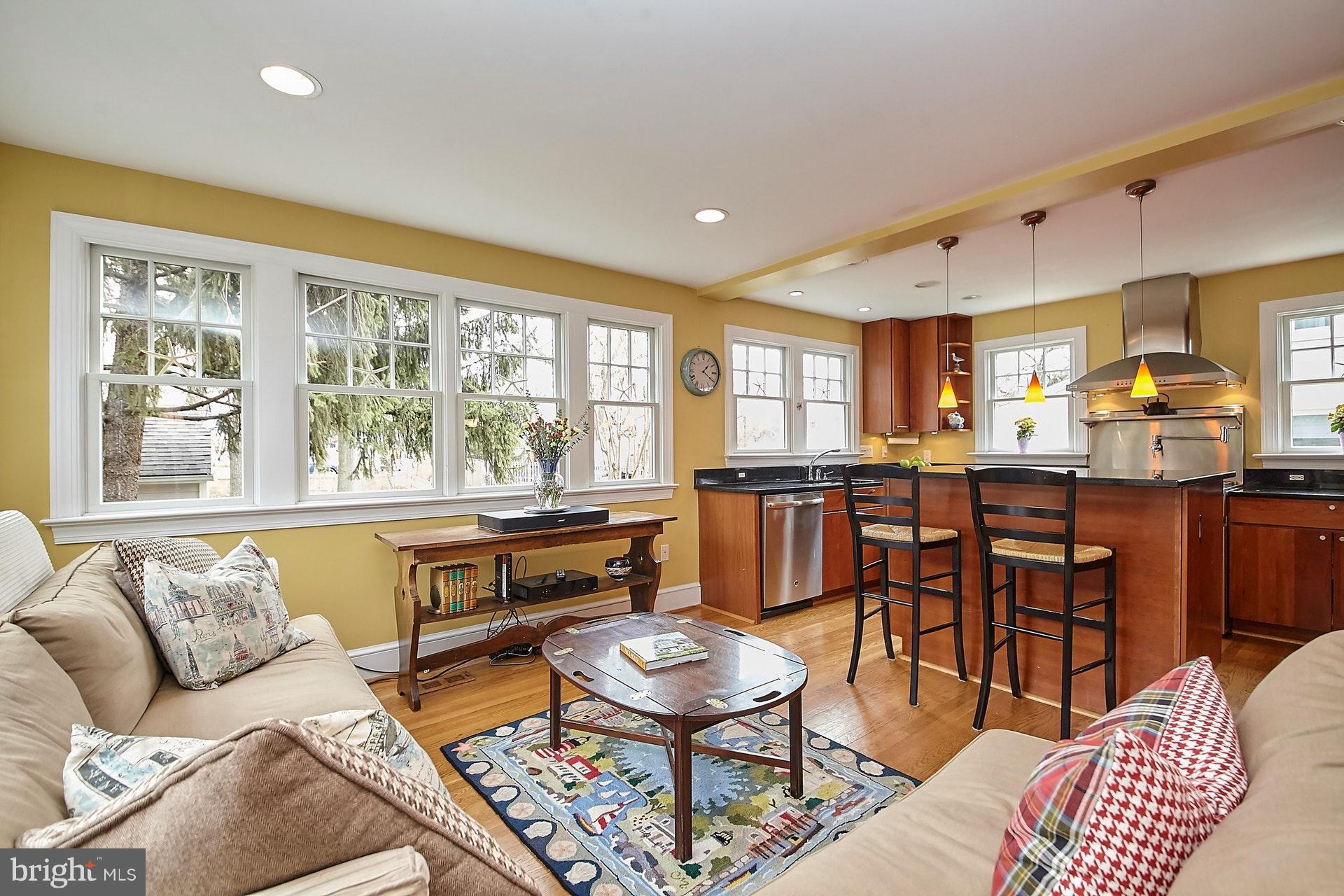 1535 North Glebe Road Arlington, VA 22207 - Photo 5 of 30 Family Room overlooks back yard.