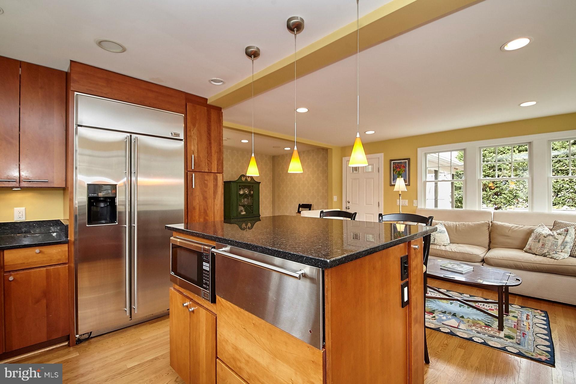1535 North Glebe Road Arlington, VA 22207 - Photo 7 of 30 Kitchen with SS appliances.
