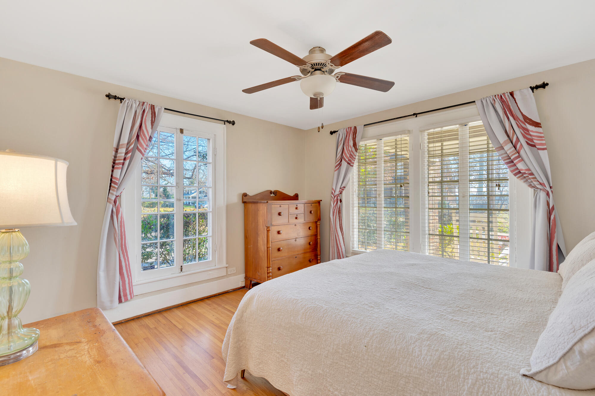 711 Dallas Road Chattanooga, TN 37405 - Photo 4 of 31 711-Old-Dallas-Rd-MLS-Photos-13