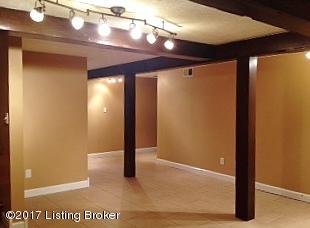 5300 Pendleton Road Louisville, KY 40272 - Photo 34 of 92 Pendleton-FAMILY ROOM-22