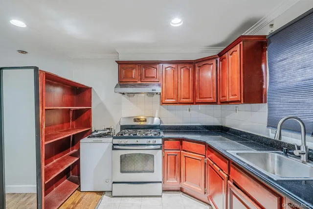 $2,200,000 | 84-70 159th Street | Jamaica Hills