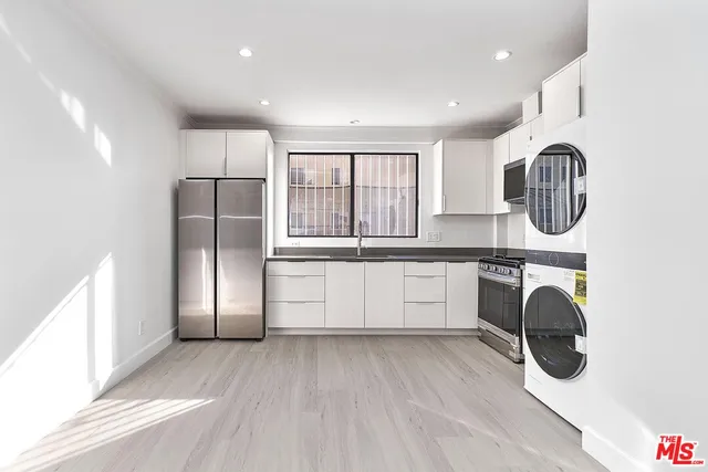 $4,000 | 536 North Oxford Avenue, Unit 536, Los Angeles, CA 90004