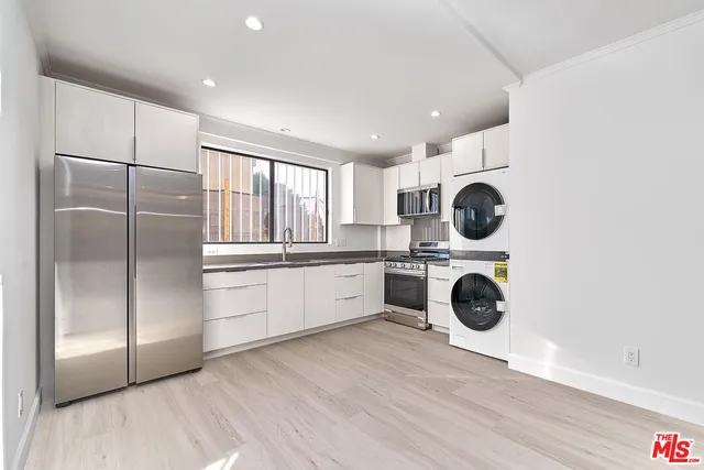 $4,000 | 536 North Oxford Avenue, Unit 536, Los Angeles, CA 90004