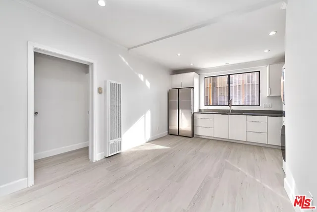 $4,000 | 536 North Oxford Avenue, Unit 536, Los Angeles, CA 90004