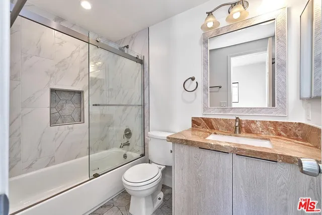 $4,000 | 536 North Oxford Avenue, Unit 536, Los Angeles, CA 90004