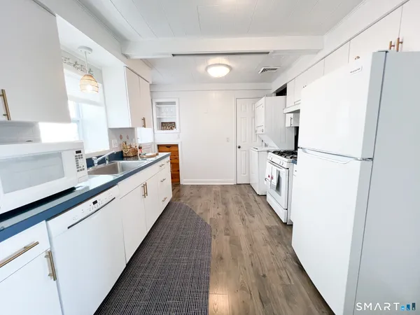 $2,000 | 54 Milesfield Avenue, Milford, CT 06460