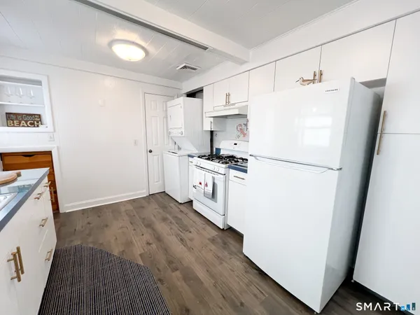 $2,000 | 54 Milesfield Avenue, Milford, CT 06460