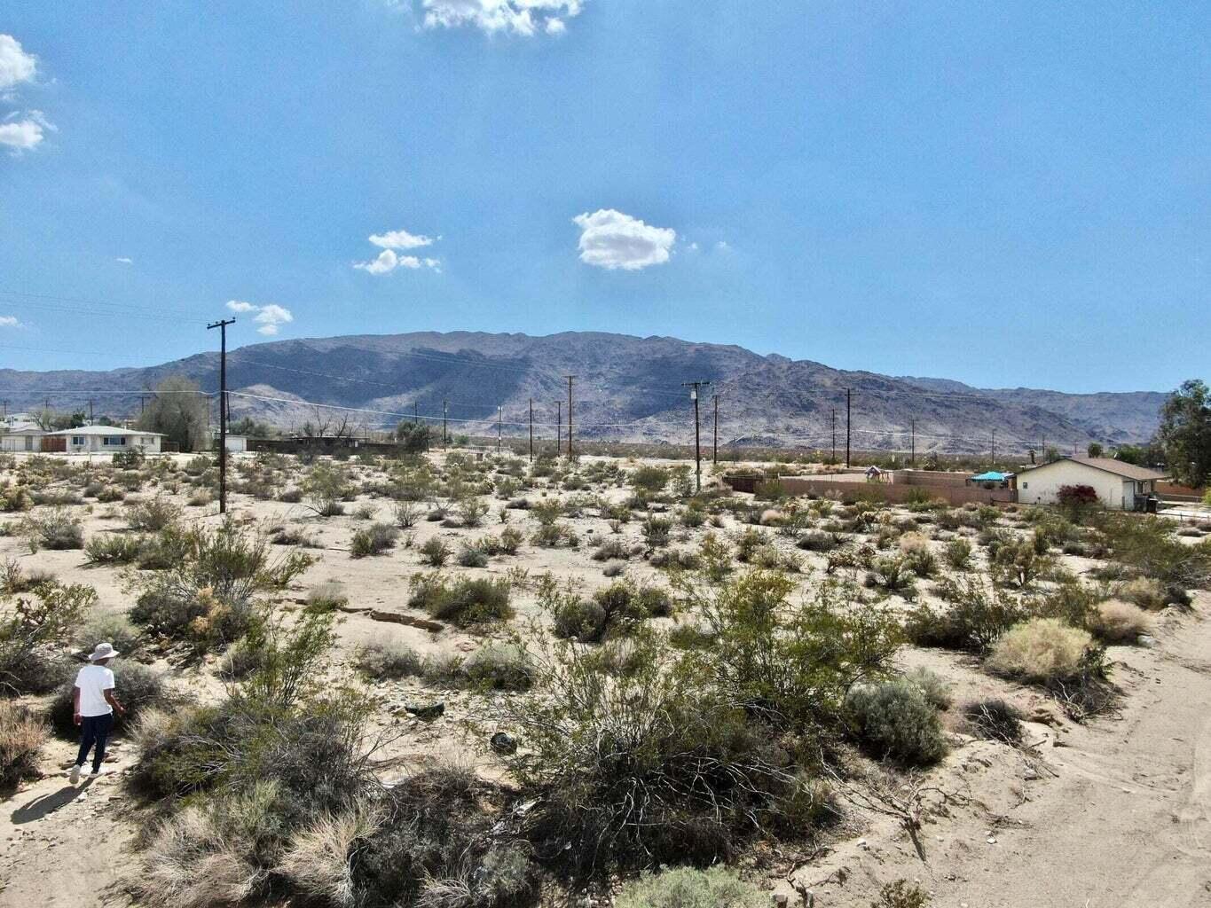 217 Serrano Drive Twentynine Palms, CA 92277 - Photo 4 of 10 a view of a city