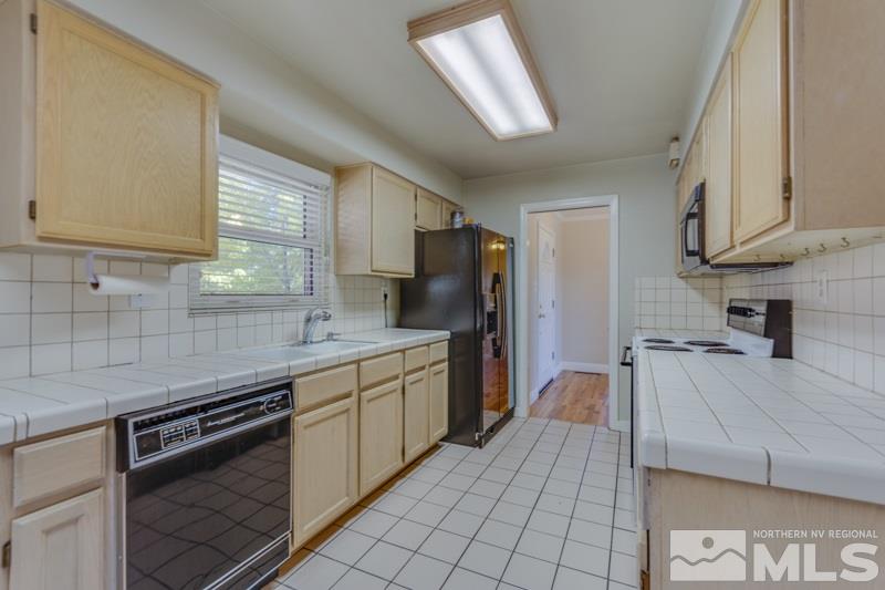 1075 Williams Avenue Reno, NV 89503 - Photo 7 of 25 Photo 7