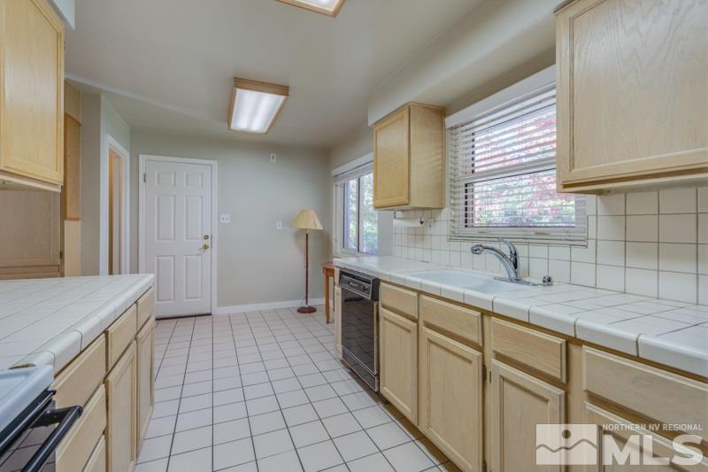 1075 Williams Avenue Reno, NV 89503 - Photo 9 of 25 Photo 9