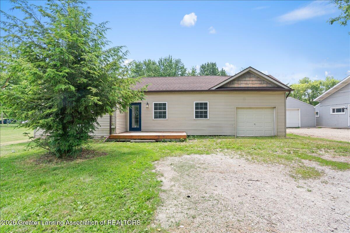 5136 Bell Oak Road East Webberville, MI 48892 - Photo 2 of 30 02-Media Jett - 21