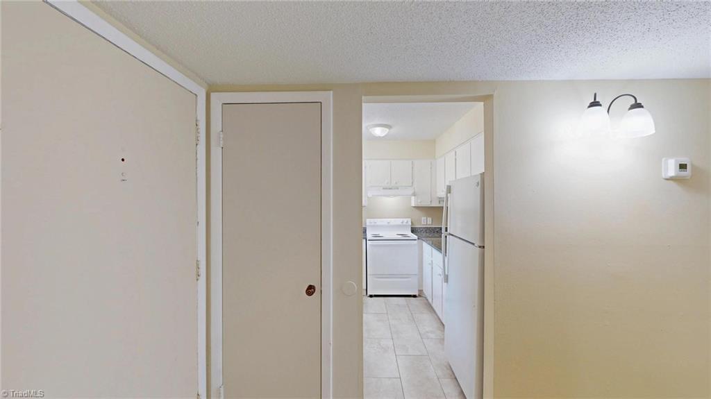 2214 Shadow Valley Road, Unit E High Point, NC 27265 - Photo 6 of 41