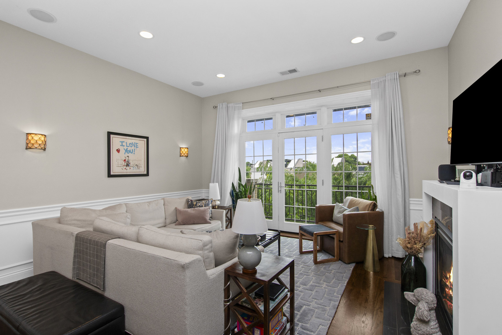 2012 West Erie Street, Unit 3W Chicago, IL 60612 - Photo 3 of 20
