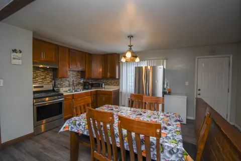 $219,900 | 2042 Gideon Avenue, Zion, IL 60099