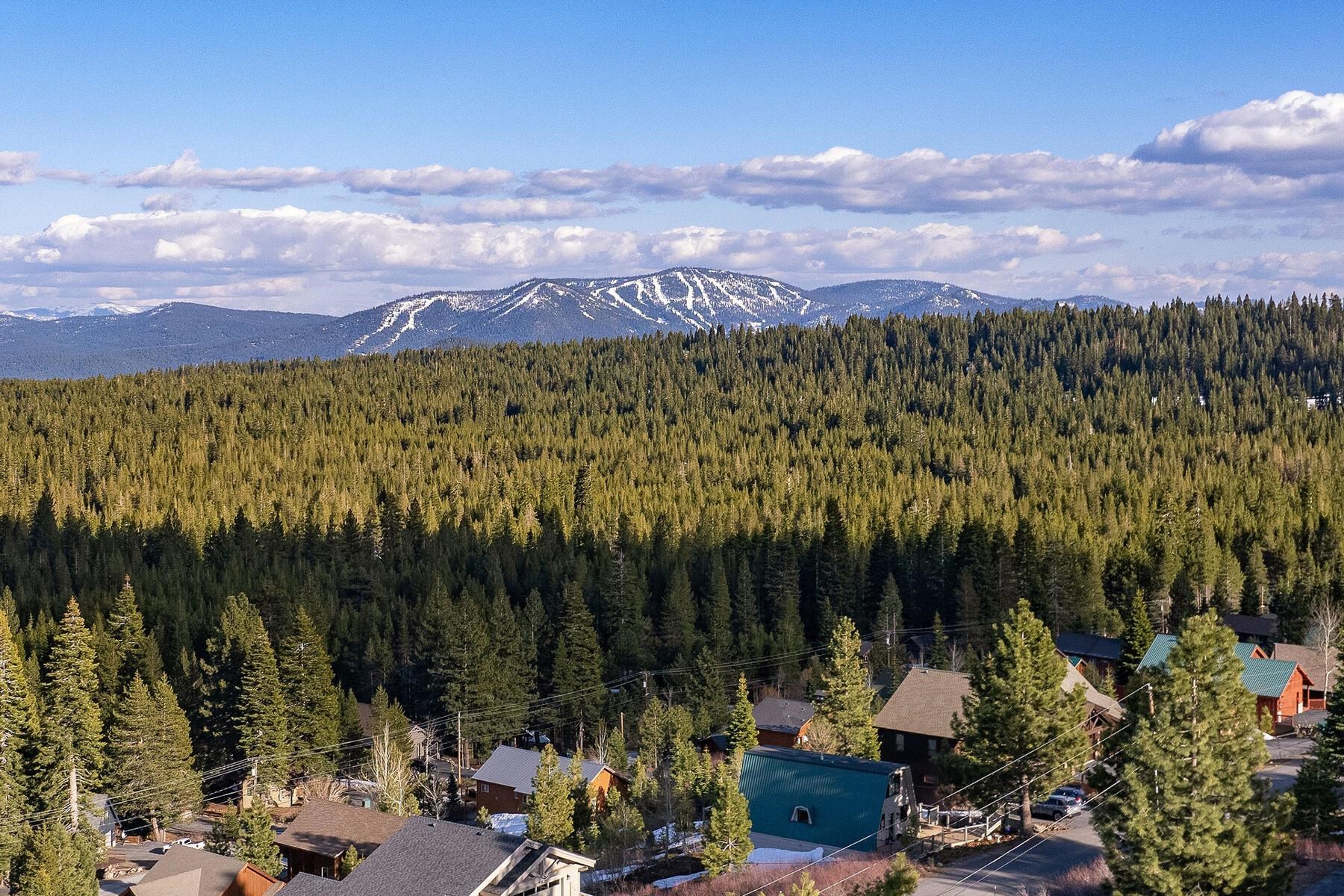 11910 Rhineland Avenue Truckee, CA 96161 - Photo 13 of 24 a view of a city