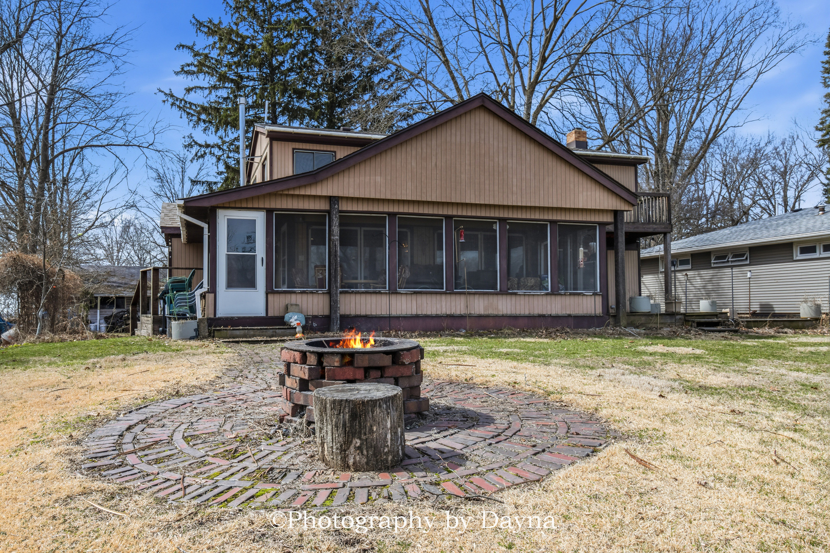 2857 River Road Kankakee, IL 60901 - Photo 32 of 35 a backyard of a house with table and chairs