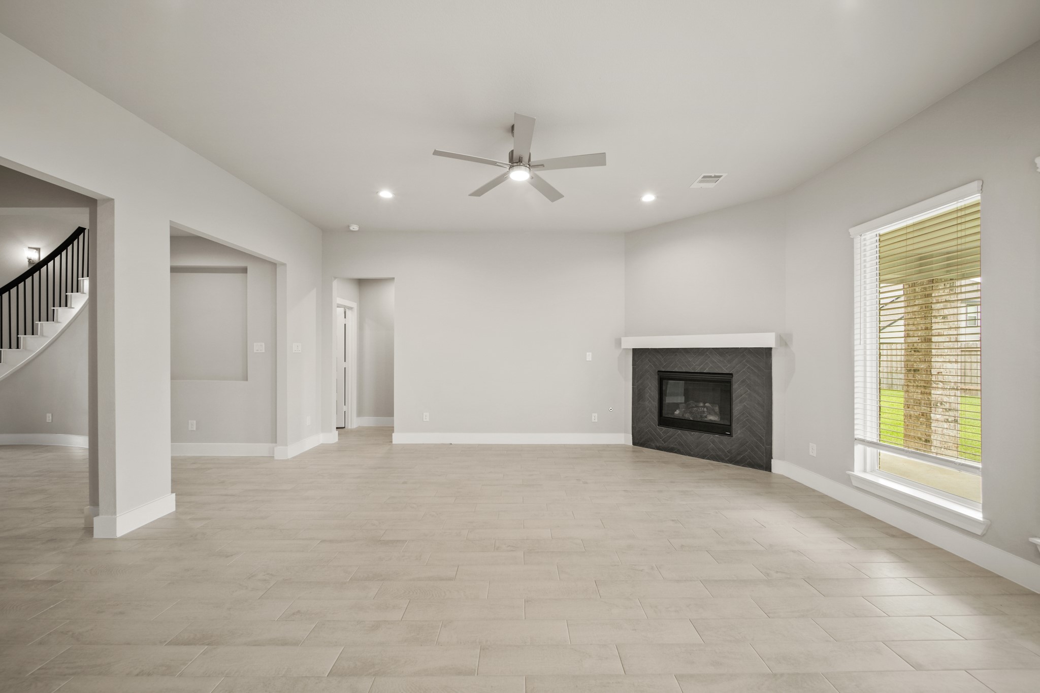 409 Inner Cove Lane Waller, TX 77484 - Photo 7 of 46