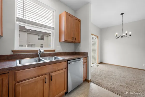 $208,000 | 1472 Cambria Drive, Unit 5, DeKalb, IL 60115