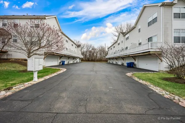 $208,000 | 1472 Cambria Drive, Unit 5, DeKalb, IL 60115