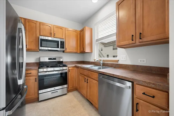 $208,000 | 1472 Cambria Drive, Unit 5, DeKalb, IL 60115