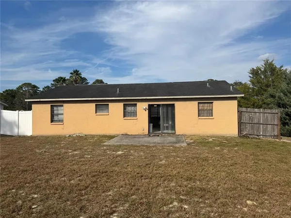 a view of an outdoor space and a yard