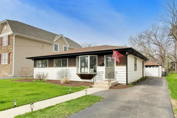 $675,000 | 456 Lowell Avenue, Glen Ellyn, IL 60137