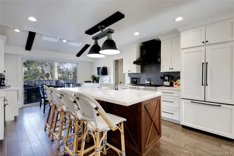 $3,098,000 | 220 Mimosa Drive, East Hills, NY 11576