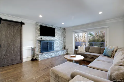 $3,098,000 | 220 Mimosa Drive, East Hills, NY 11576