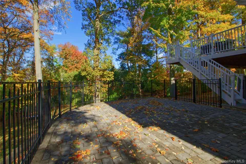 $3,098,000 | 220 Mimosa Drive, East Hills, NY 11576