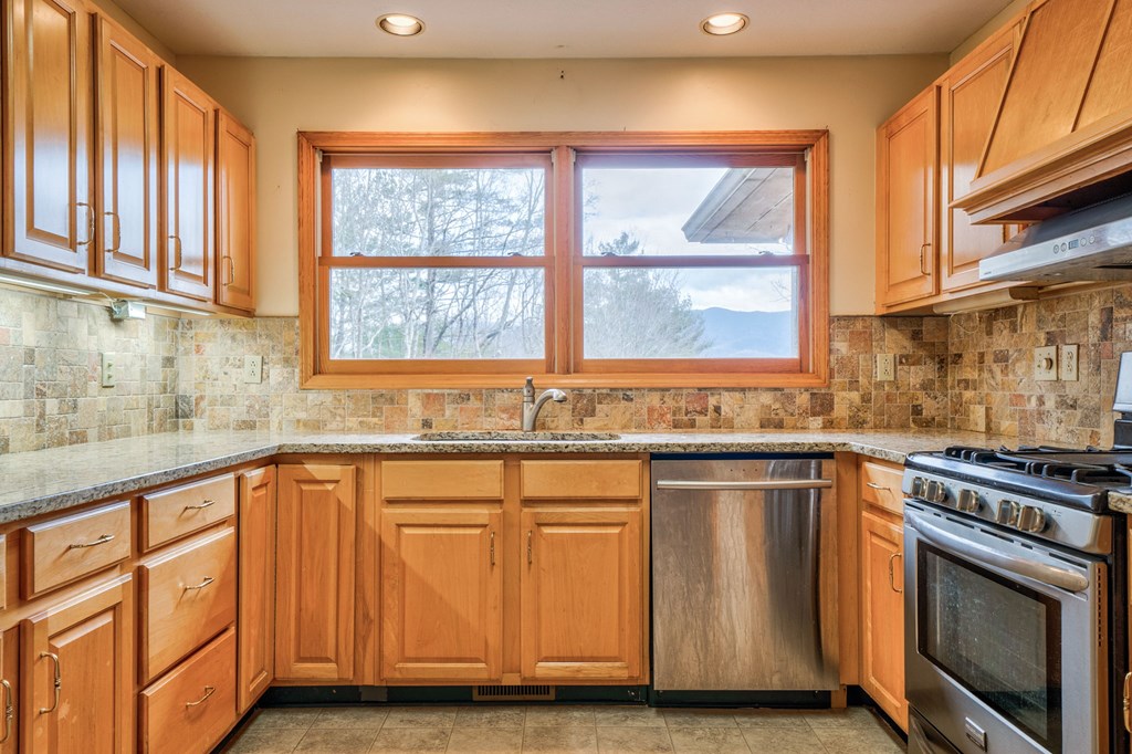434 Seneca Drive Ellijay, GA 30540 - Photo 8 of 48