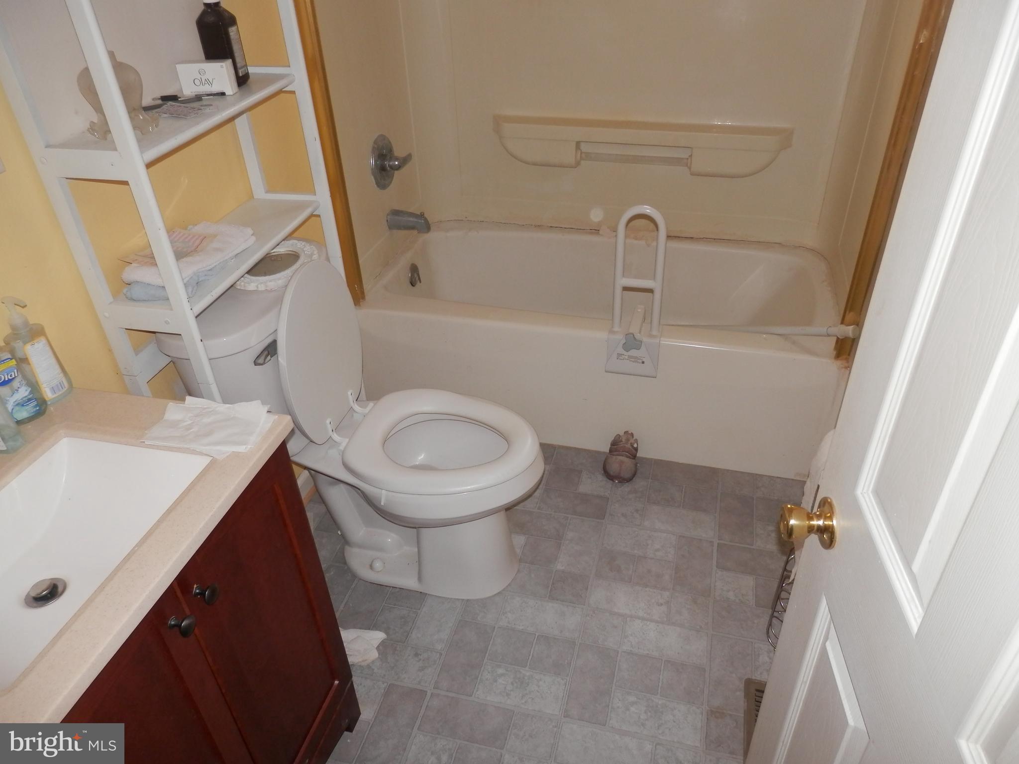 77 South Ralph Street Westminster, MD 21157 - Photo 15 of 15 Bath