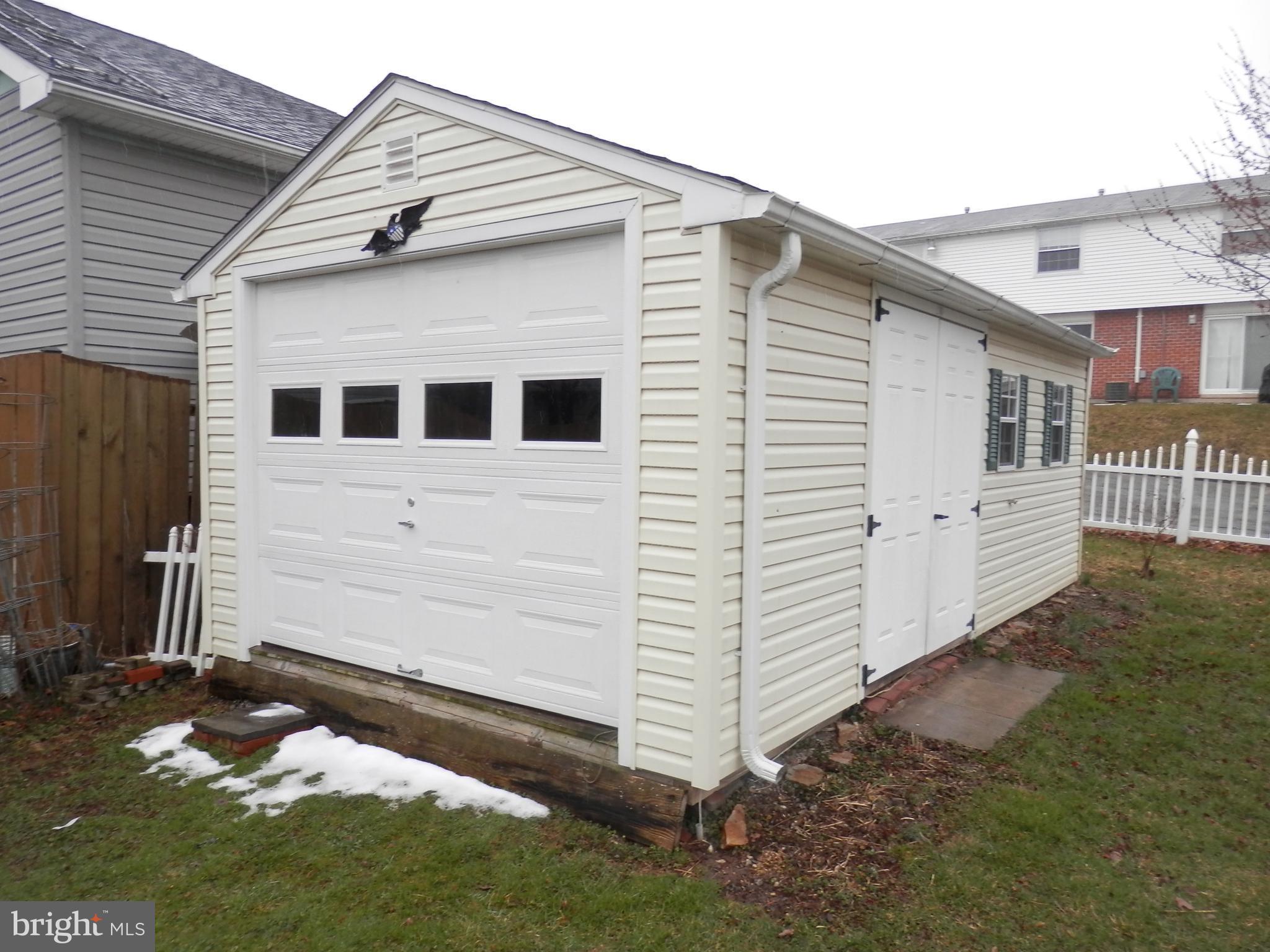 77 South Ralph Street Westminster, MD 21157 - Photo 4 of 15 Exterior (Rear)