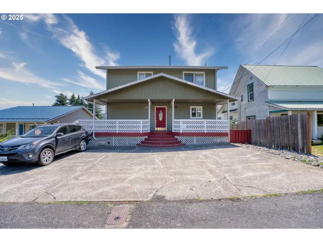 a view of parking area