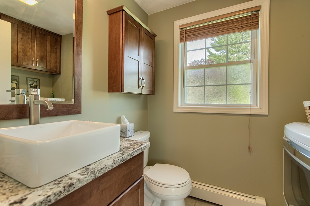 219 Pelham Road Dracut, MA 01826 - Photo 16 of 29 Gallery Image 16