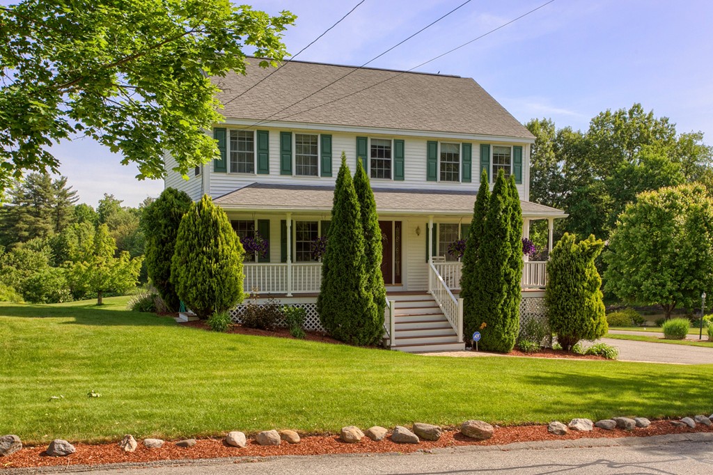 219 Pelham Road Dracut, MA 01826 - Photo 2 of 29 Gallery Image 2