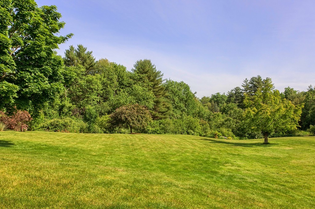 219 Pelham Road Dracut, MA 01826 - Photo 4 of 29 Gallery Image 4
