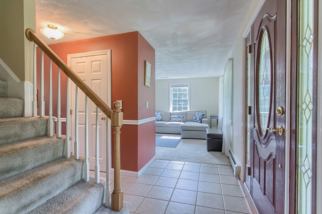 219 Pelham Road Dracut, MA 01826 - Photo 9 of 29 Gallery Image 9