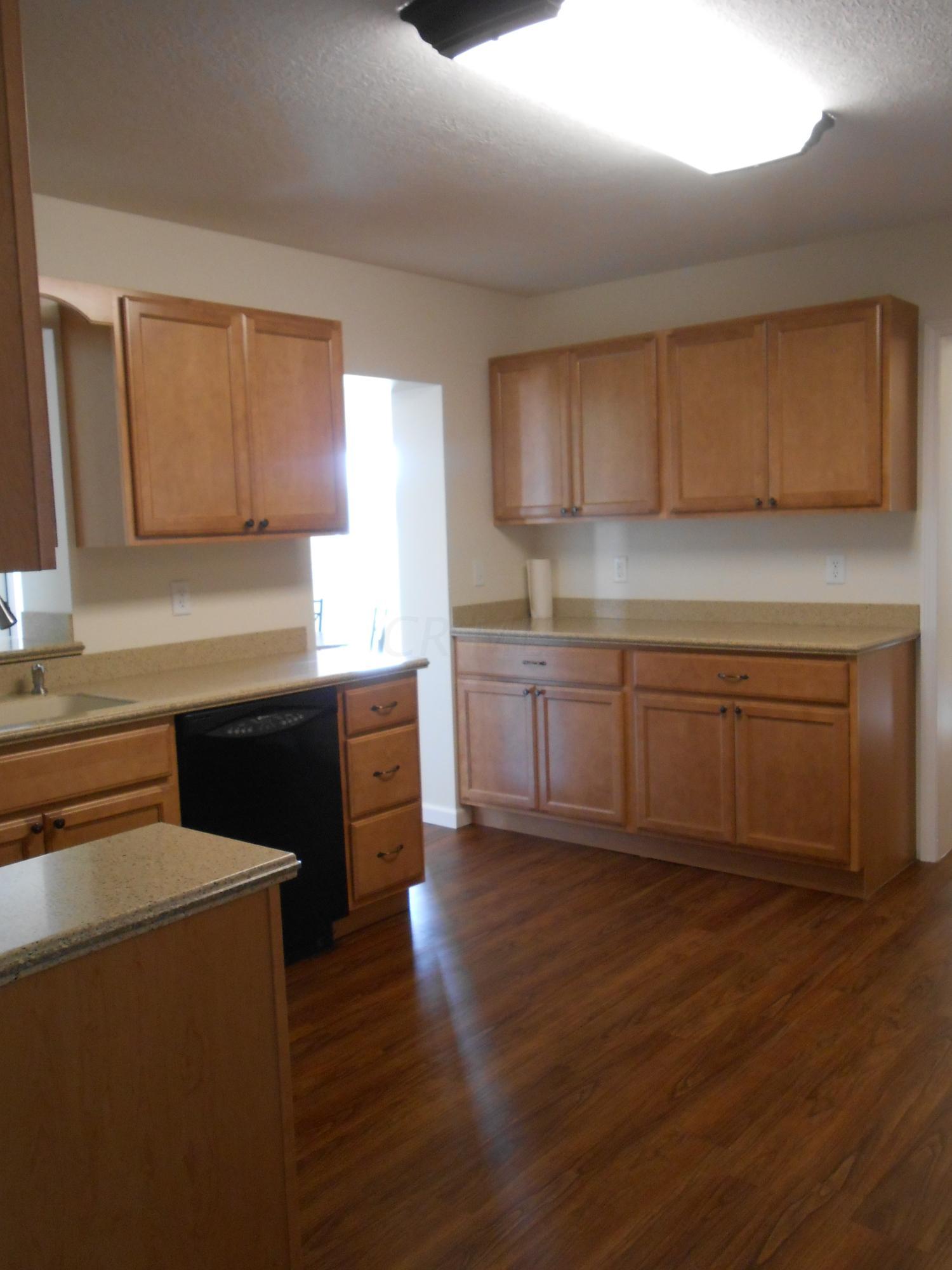 2755 West Point Road Southeast Lancaster, OH 43130 - Photo 3 of 32