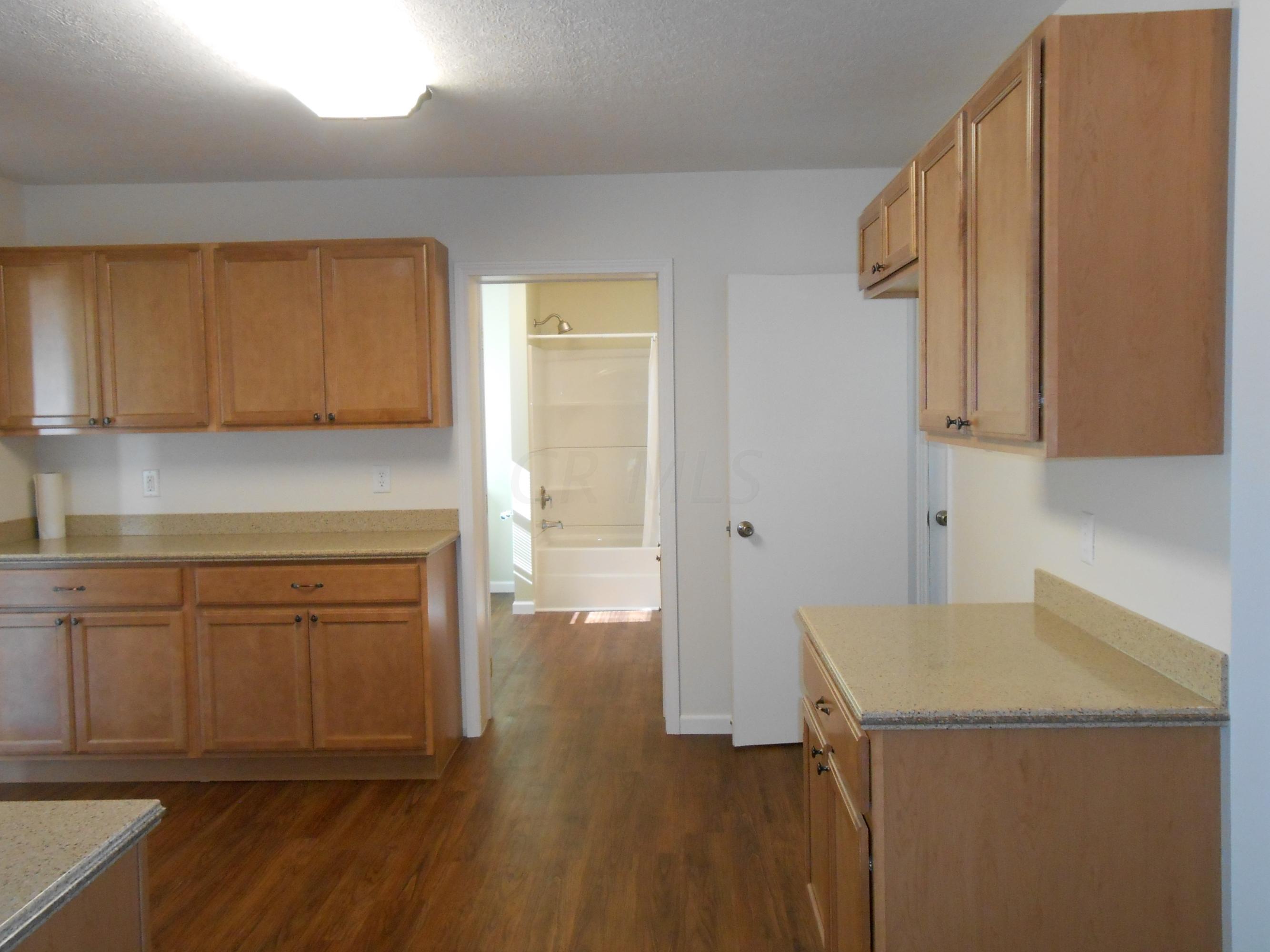 2755 West Point Road Southeast Lancaster, OH 43130 - Photo 4 of 32