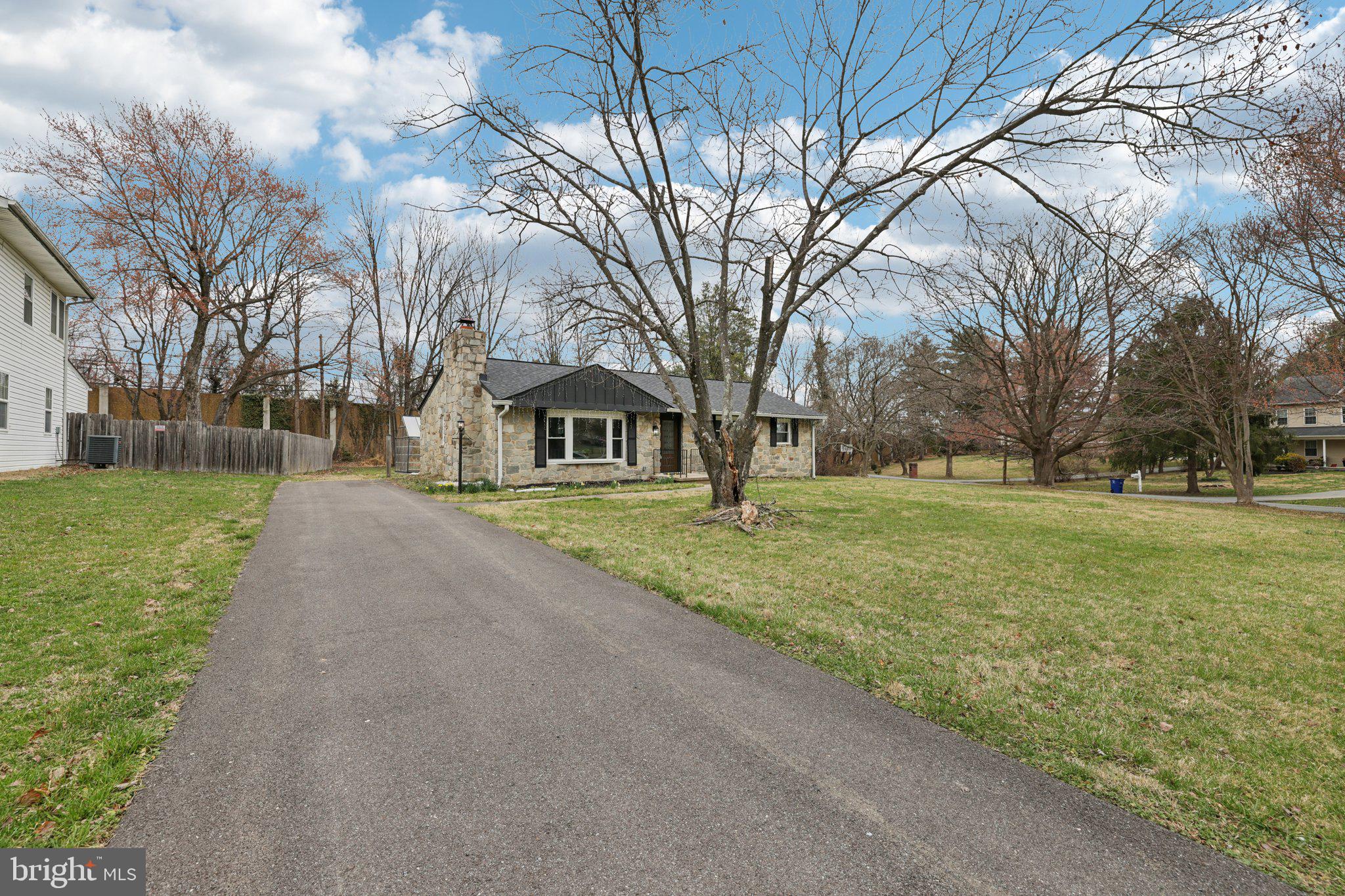 9301 Millbrook Road Ellicott City, MD 21042 - Photo 3 of 31