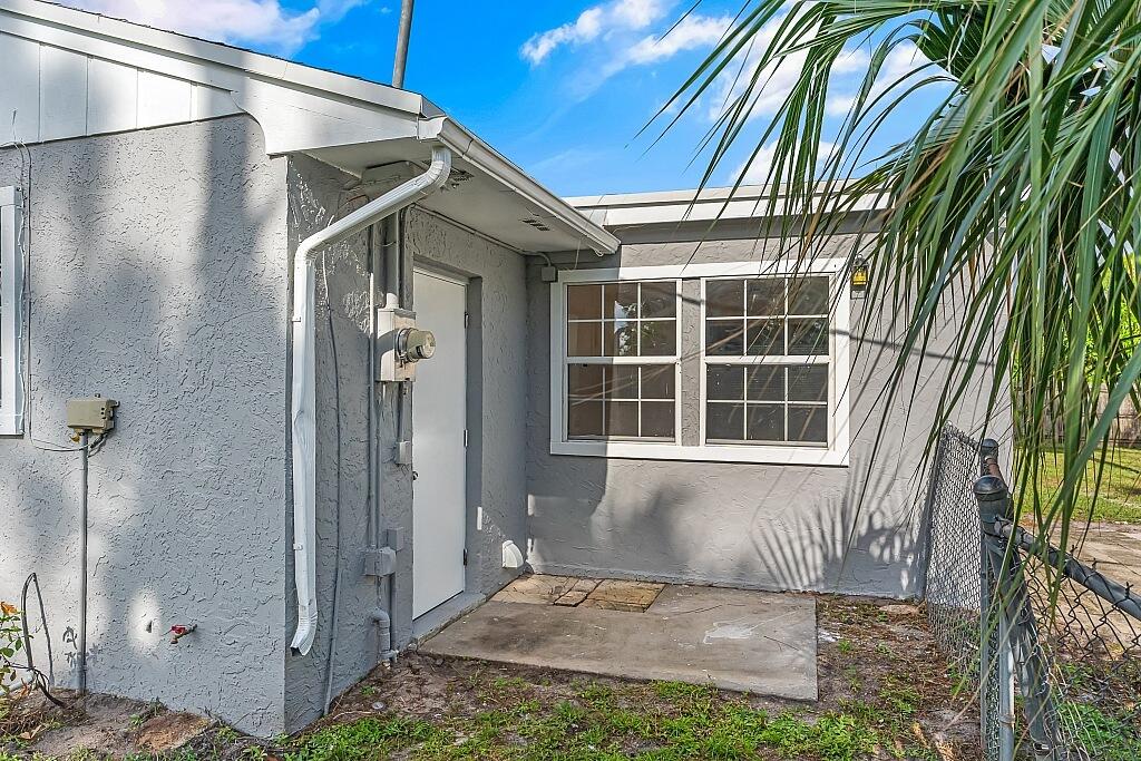 8406 Pensacola Road Fort Pierce, FL 34951 - Photo 27 of 36 8406-Pensacola-Rd-031-1024