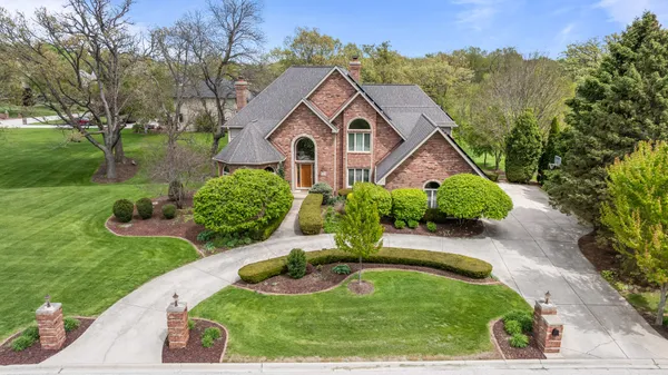 $1,100,000 | 13155 Fox Lane, Lemont, IL 60439