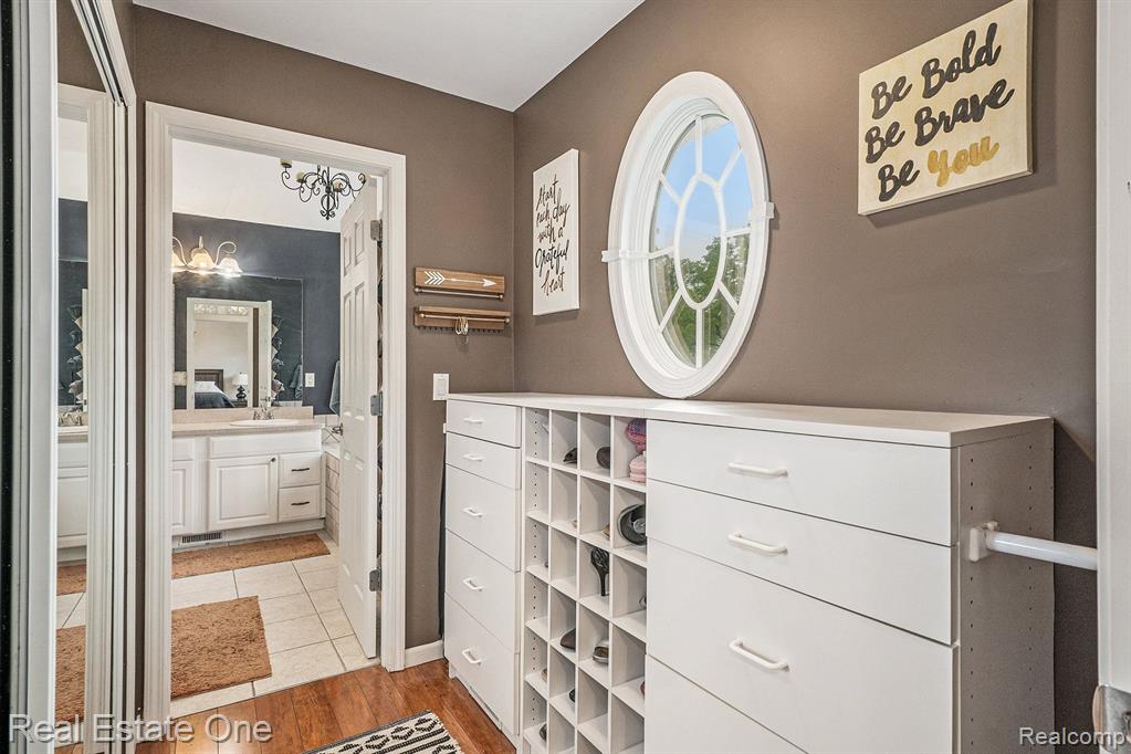 801 State Road Fenton, MI 48430 - Photo 18 of 37