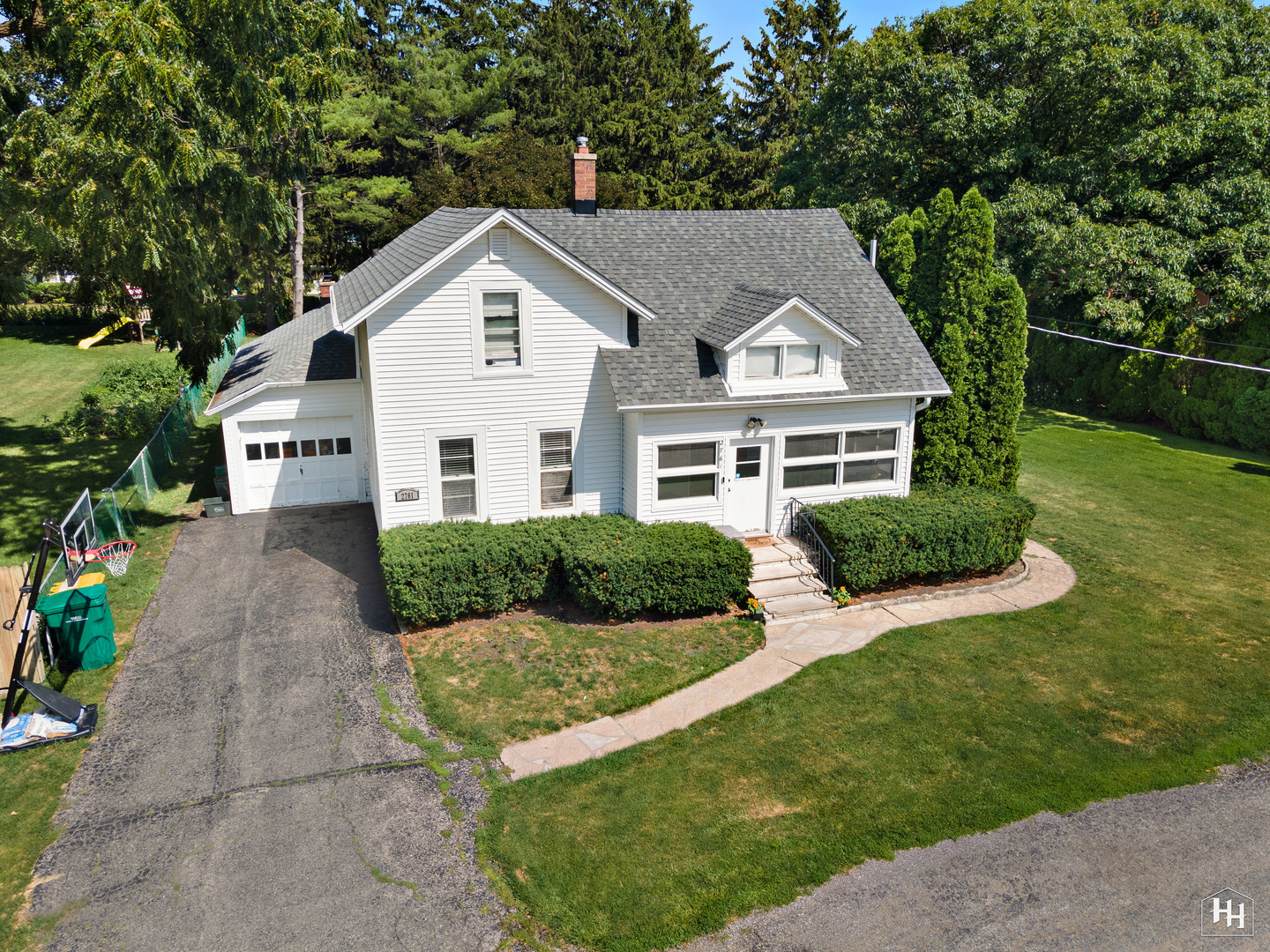 2761 Prairie Road Buffalo Grove, IL 60089 - Photo 2 of 23 a front view of house with yard and green space