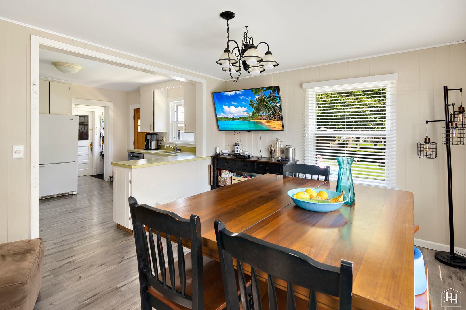 2761 Prairie Road Buffalo Grove, IL 60089 - Photo 10 of 23 a view of a dining room with furniture and a window