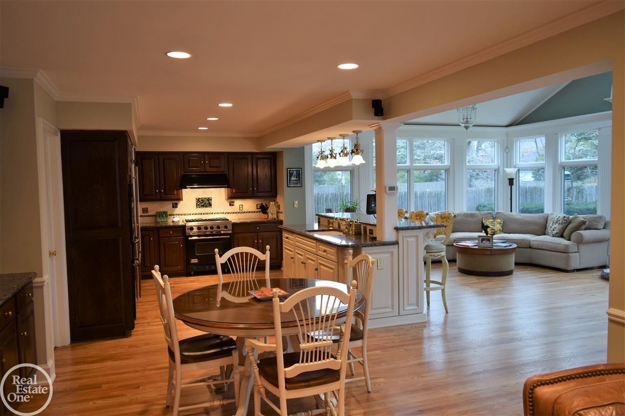306 Cloverly Road Grosse Pointe Farms, MI 48236 - Photo 13 of 45