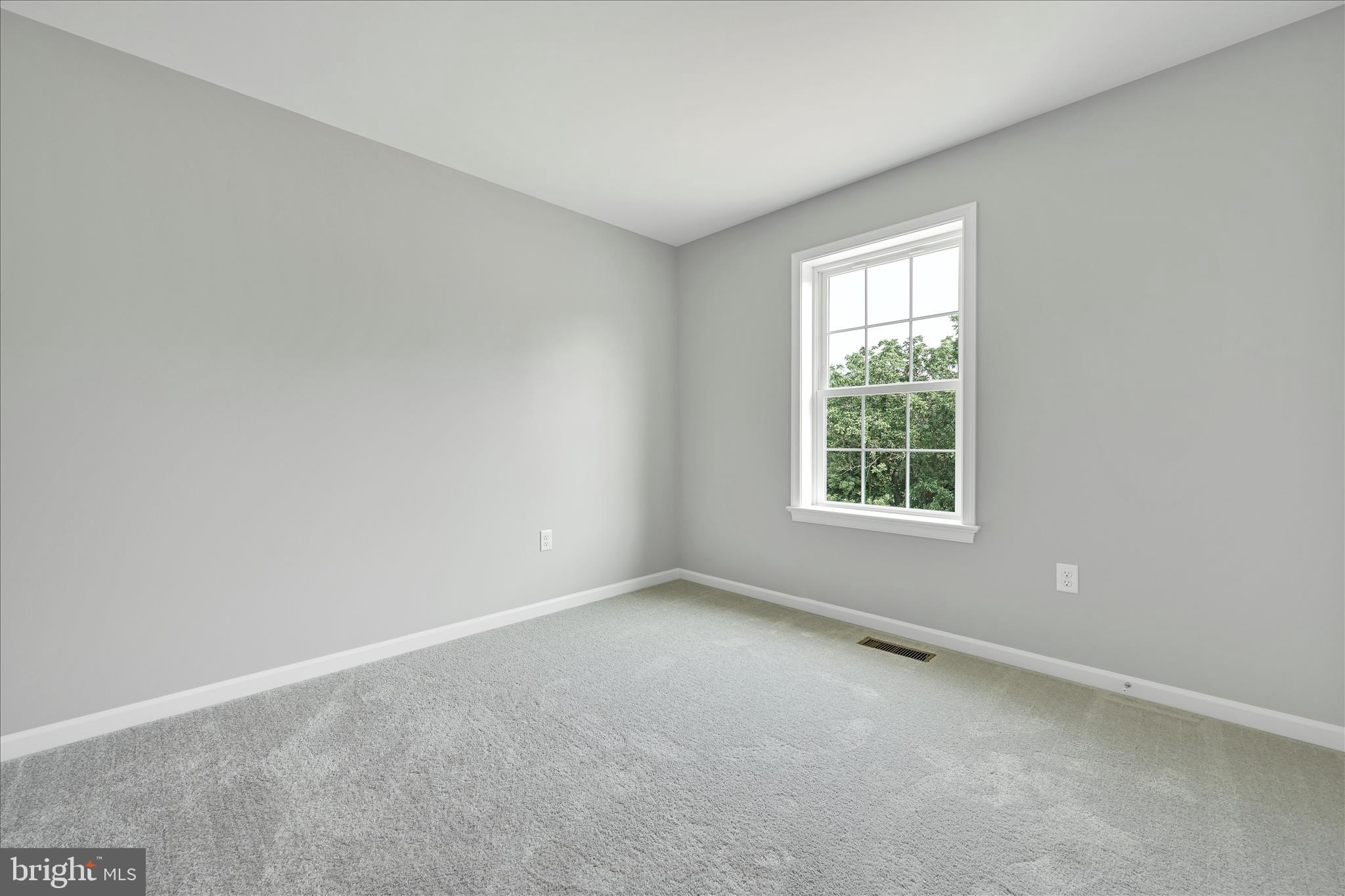 227 Pilgrim Drive Lancaster, PA 17603 - Photo 18 of 24 an empty room with windows