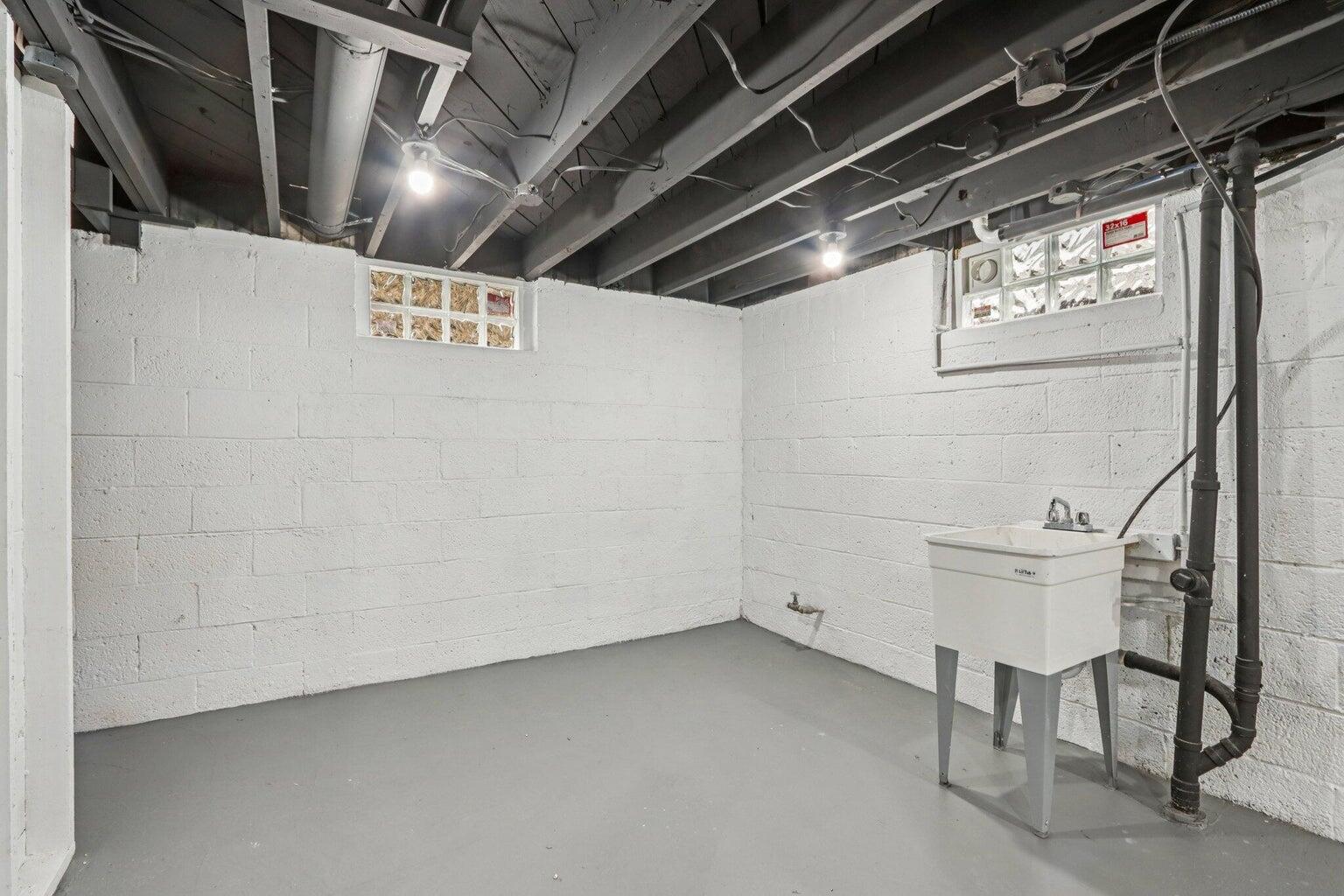 5129 North 62nd Street Milwaukee, WI 53218 - Photo 20 of 24 20260107180014771858000000-o