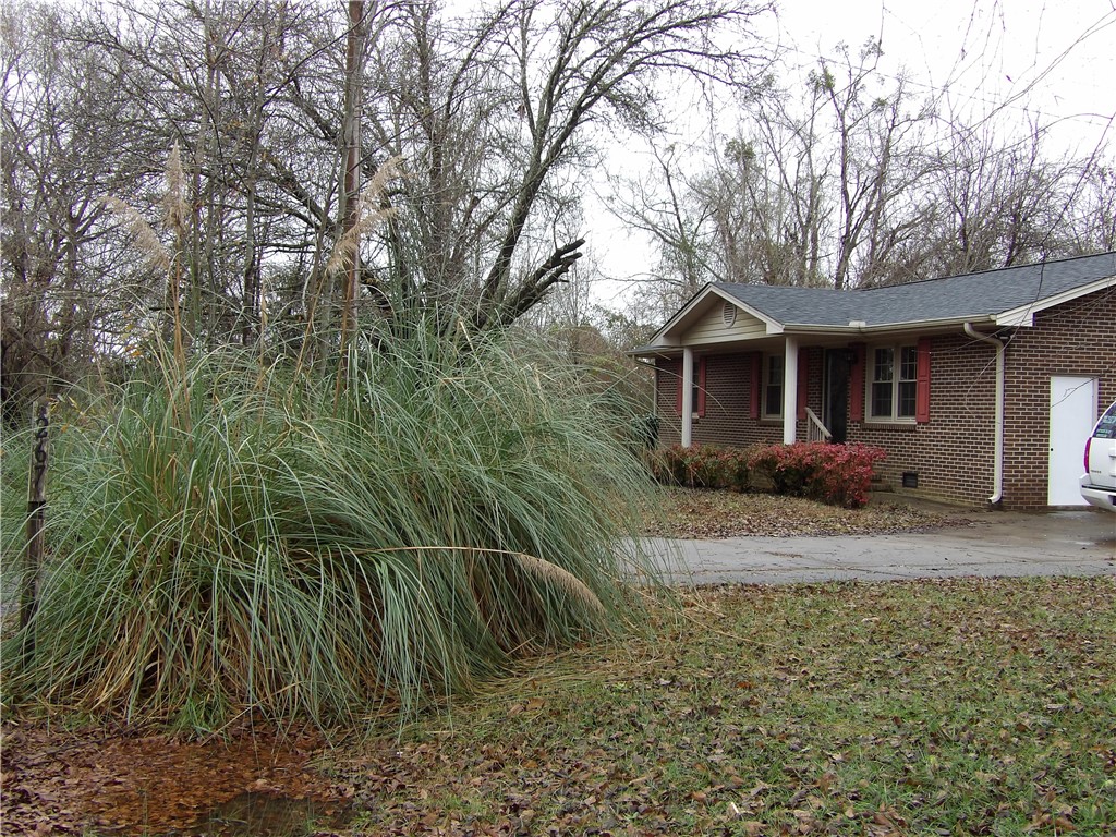 267 Shiflet Road Anderson, SC 29624 - Photo 2 of 24